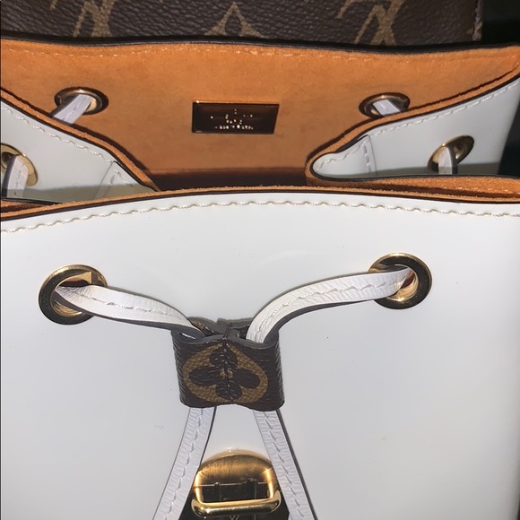 SOLD!!!! Louis Vuitton Hot Springs Snow❄️ - Picture 7 of 8